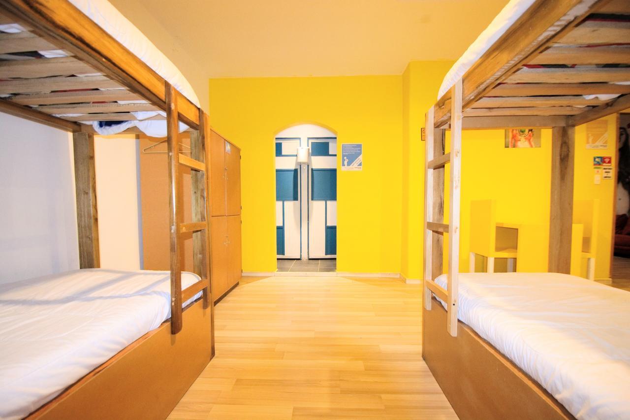 Bauhouse Backpacker Hostel Куэнка Экстерьер фото